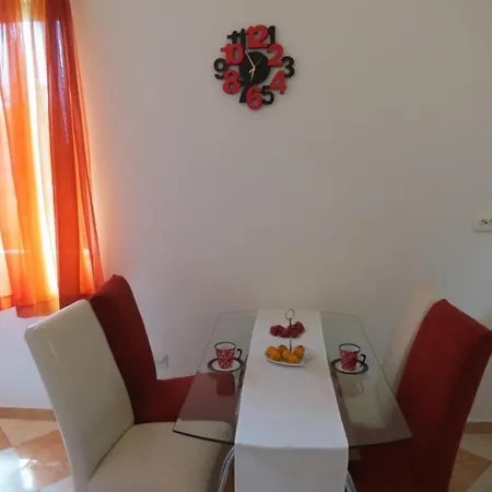 Franka - One Bedroom With Terrace And Garden View