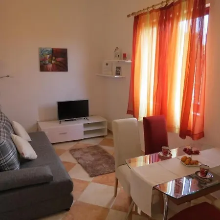 Franka - One Bedroom With Terrace And Garden View *